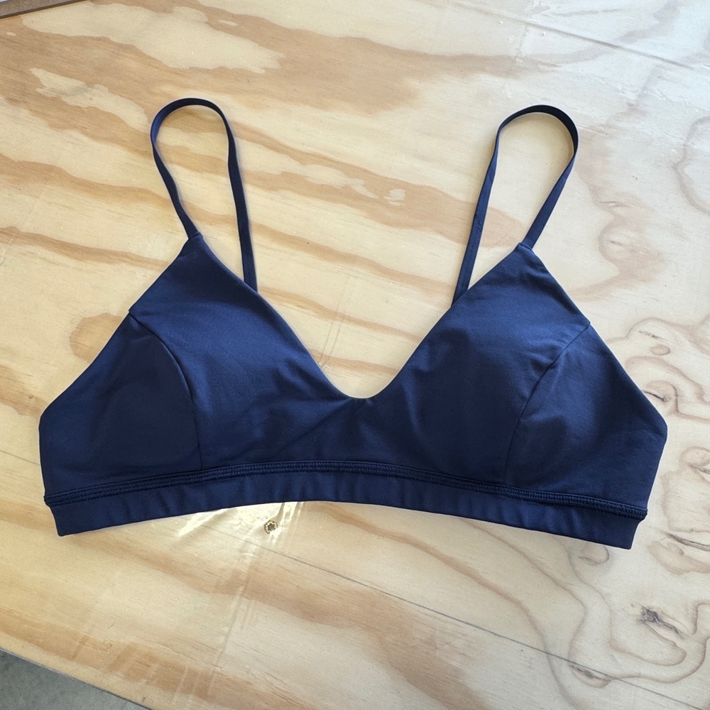 Lululemon Nulu Triangle wim Bra Sports Bra Light Support with Cups 10 LW1AMJSX